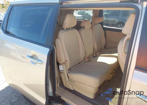 2016 Kia Sedona Lx z USA, uszkodzony, nr VIN KNDMB5C17G6189234